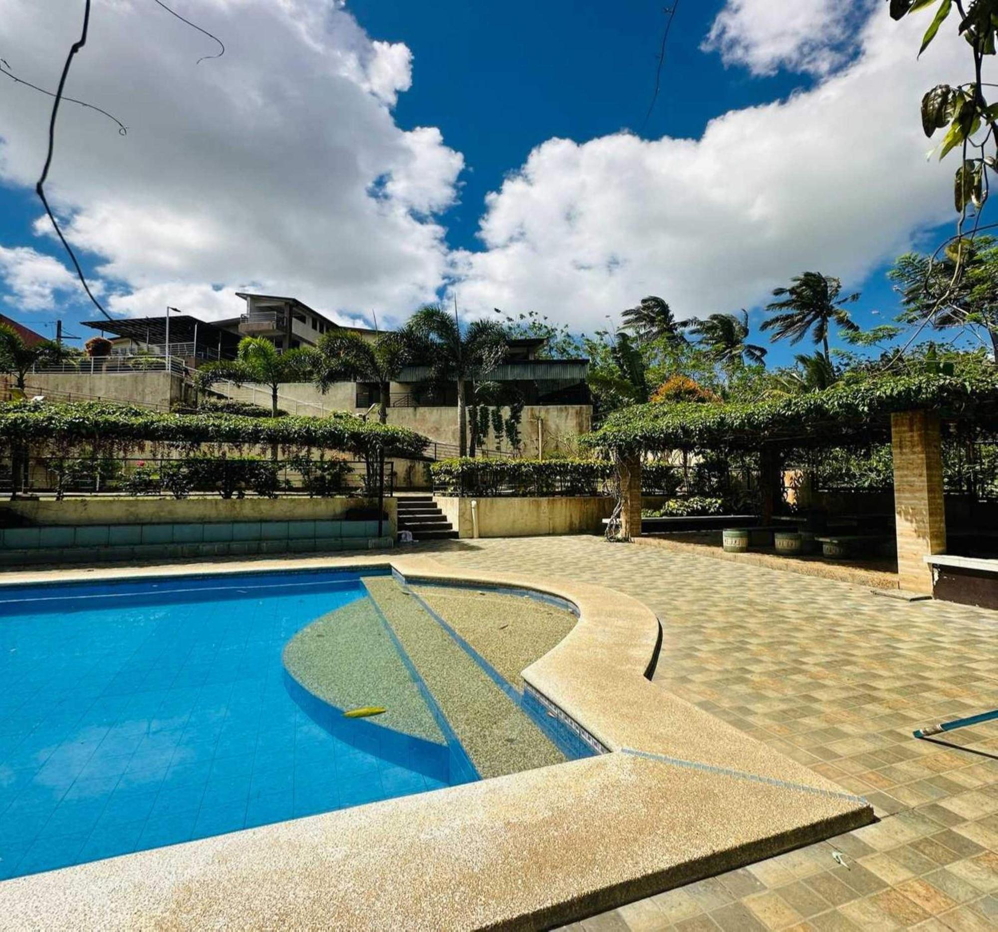 Oyo 1067 Villa Sofia At Silang Tagaytay City Exterior photo